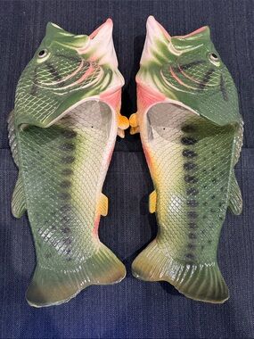 RIVERS EDGE BASS FISH SANDALS - Mens 10/10.5 - Green - Rubber Slides - NWOT